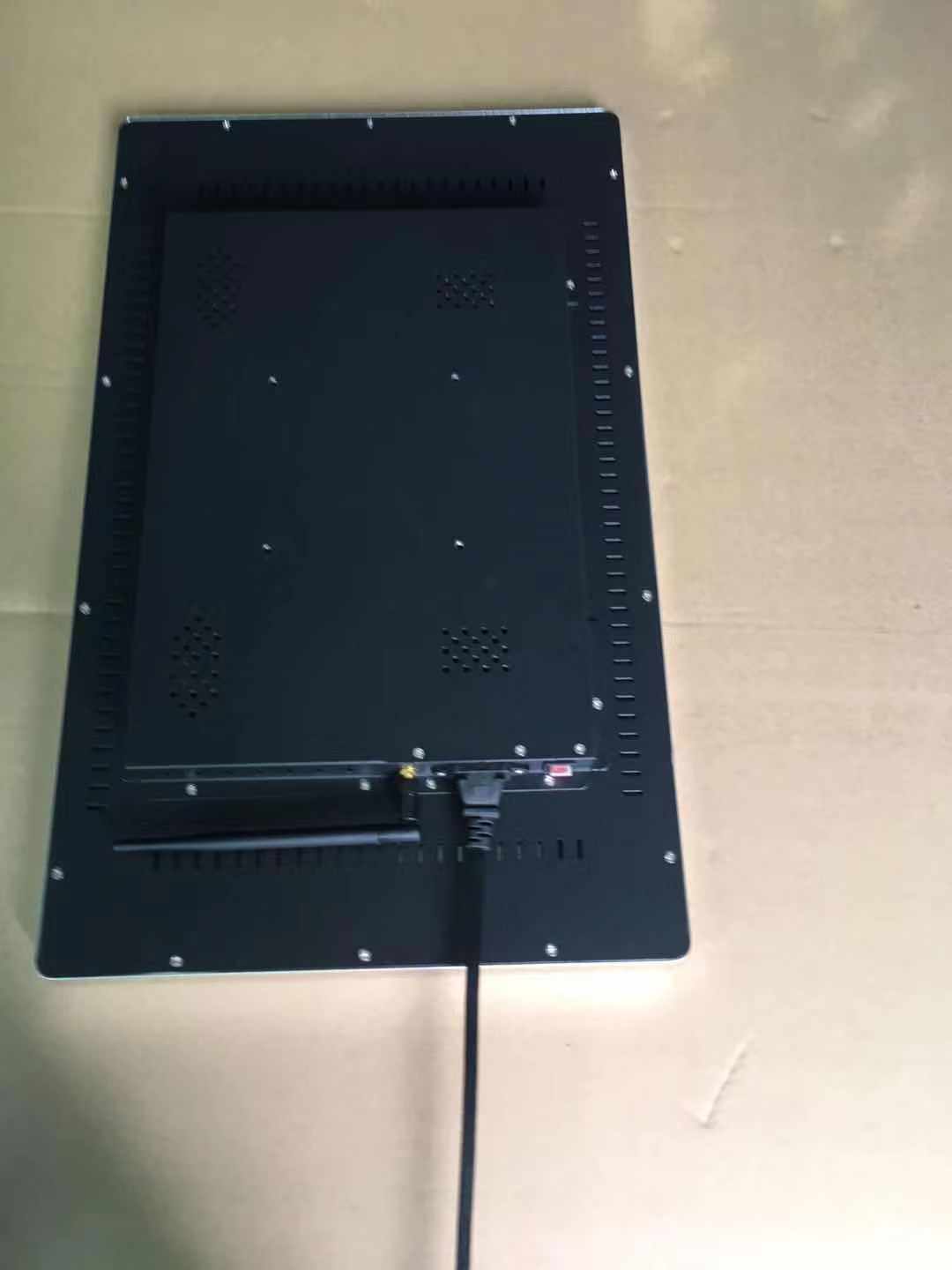 Pantalla LCD montada en la pared de 24 pulgadas