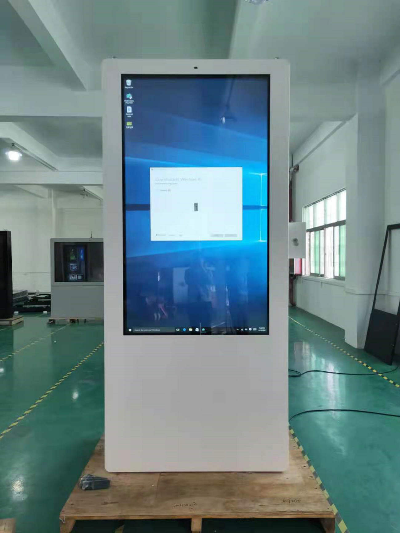 Pantalla lcd de doble cara de pie para exteriores