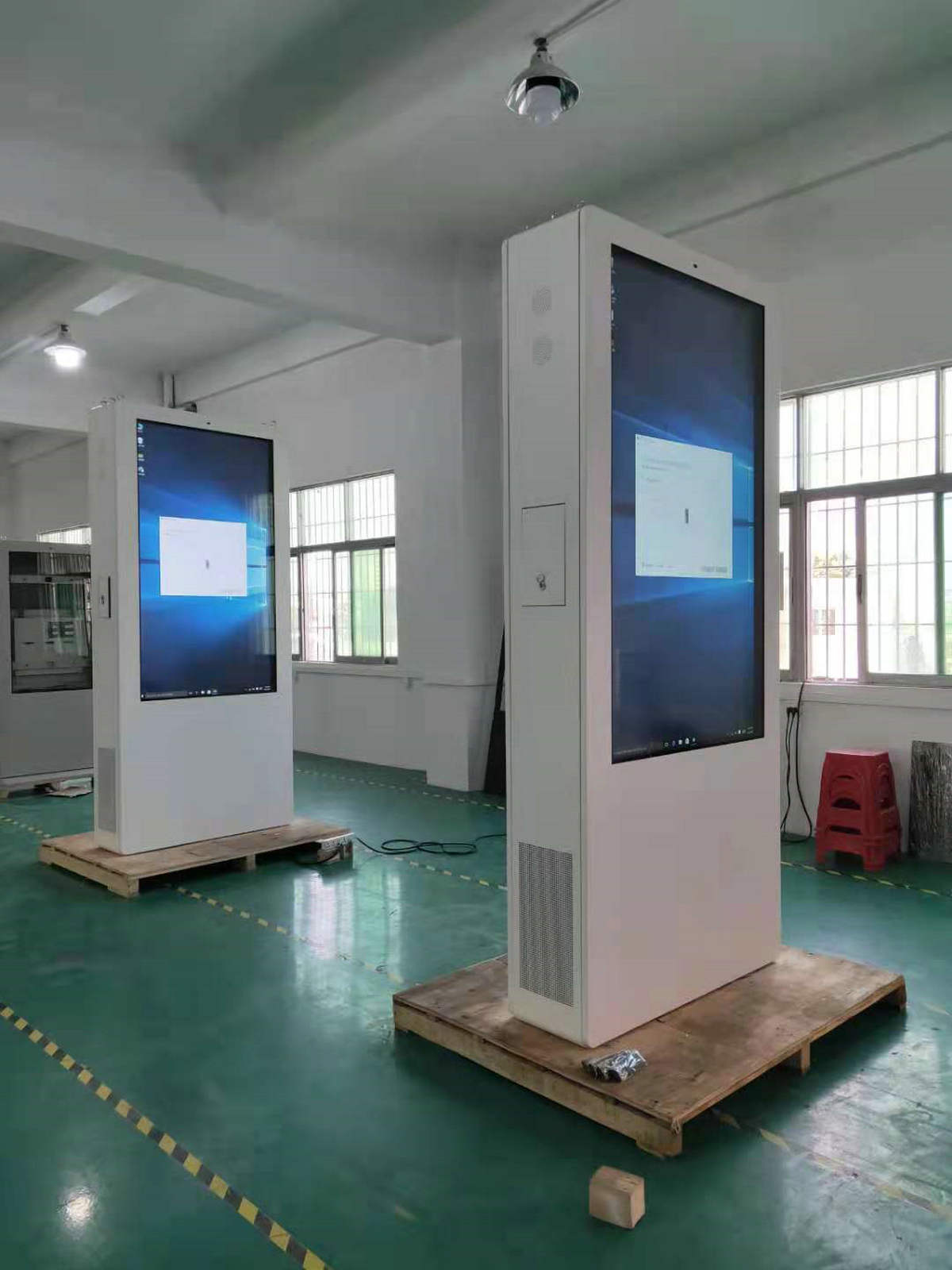 Outdoor standing double side lcd display