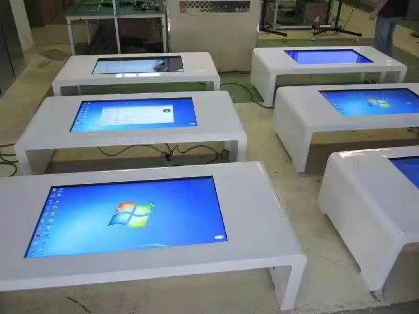 Desk style indoor lcd display